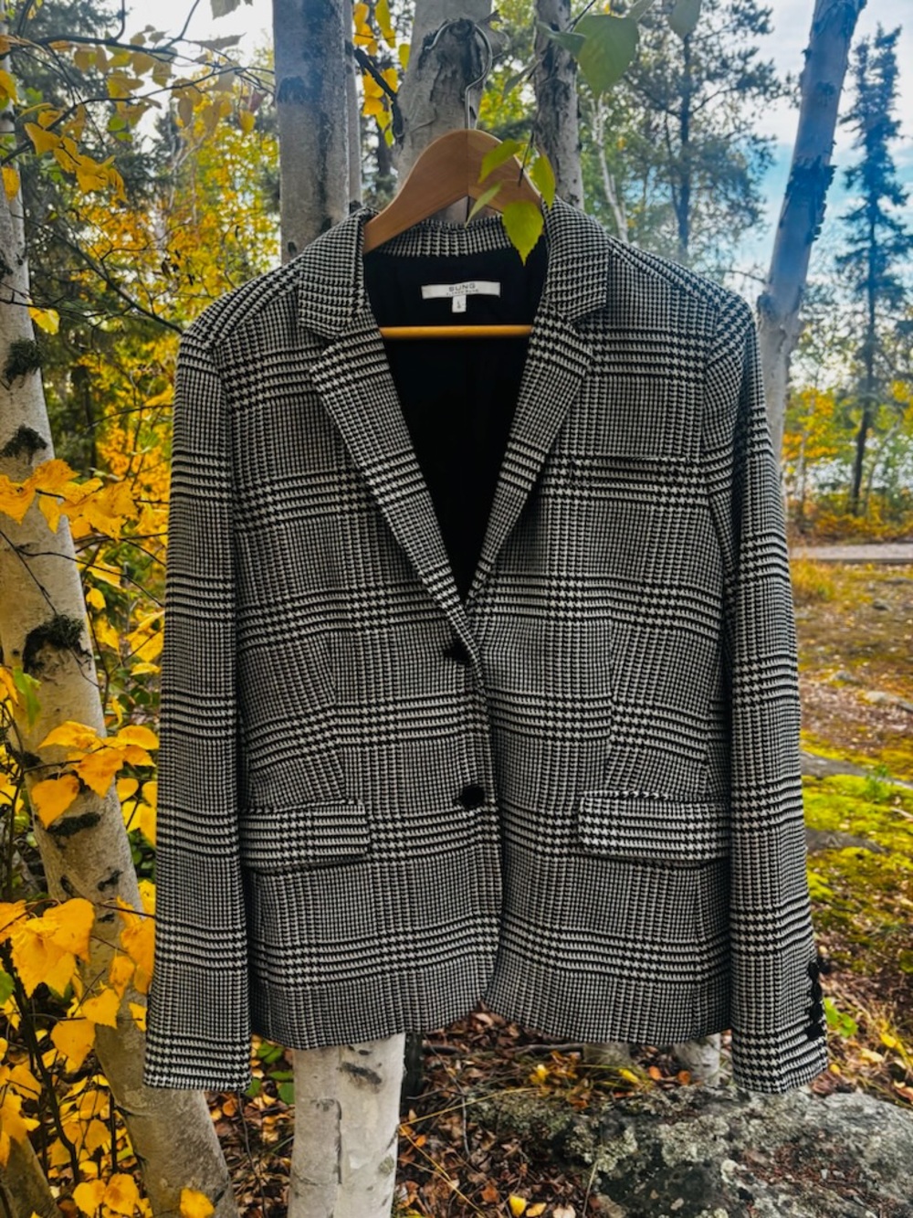ALFRED SUNG Classic Black and White Glen Plaid Blazer